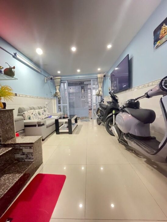 HIẾM! NHÀ ĐẸP LẠC LONG QUÂN P10 – 36m² GIÁ CHỈ 3.9 TỶ – NỞ HẬU TÀI LỘC