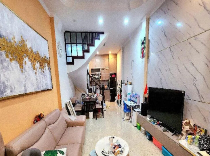 BÁN NHÀ TRUNG TÂM CẦU GIẤY, NGÕ OTO, PHÂN LÔ BÁN CỜ, DT 36M, MT 5M, GIÁ NHỈNH 15 TỶ.