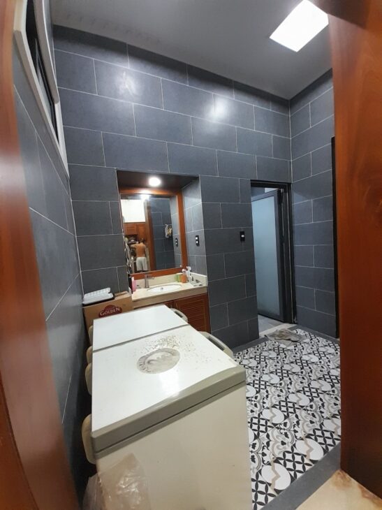 Bán nhà đường số 35, Hiệp Bình Chánh, Thủ Đức, TP HCM. DT 240m2, 3 tầng, 4PN, SHR. Giá 18.9 tỷ. LH: