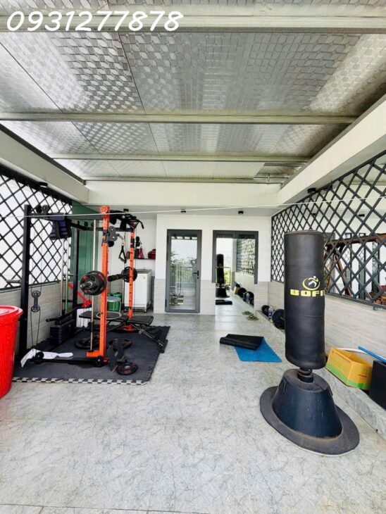 PHẨM XE HƠI NGỦ THANG MÁY XỊN XÒ TRONG NHÀ PHÂN KHÚC TREN 7 TỎI