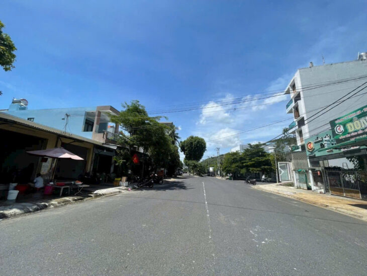 BÁN NHÀ MẶT TIỀN ĐƯỜNG TÔN ĐỨC THẮNG — GẦN: DỰ ÁN SUNGROUP. NHA TRANG