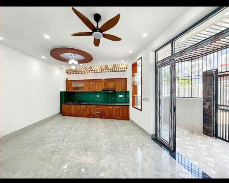 Bán nhà góc 2 mặt tiền mới xây phường Phước Long (Nay là Nam Nha Trang)