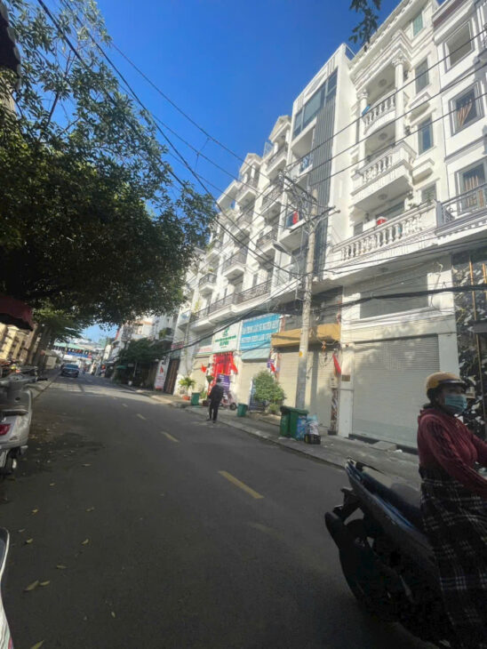 Chính chủ bán gấp nhà 6*19m, 4 tầng, đường 10m thông, giá chỉ 21 tỷ, phù hợp vừa ở và kinh doanh