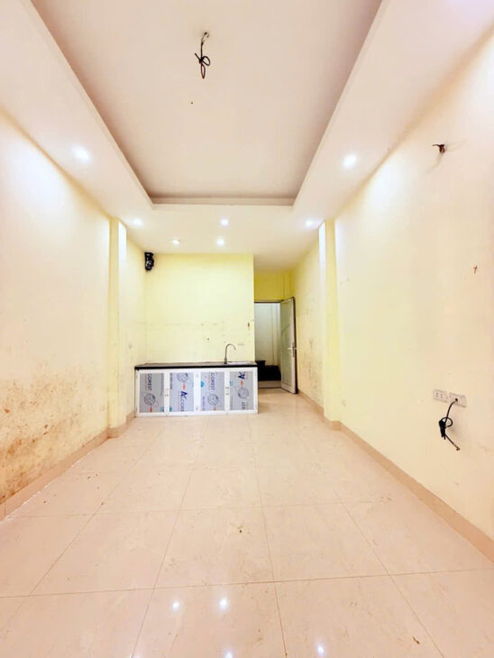 PHÂN LÔ- Ô TÔ VÒNG QUANH, CÁCH MẶT PHỐ HÀ KẾ TẤN CHỈ 15M- Ở SƯỚNG- Ô CHỜ THANG MÁY- 35 m, 5T