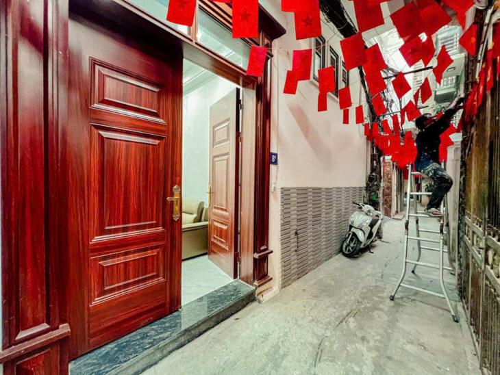 BÁN SIÊU PHẨM SIÊU ĐẸP ĐỐNG ĐA – 6 TẦNG PHUN – 8 PHÒNG – Ở CHO THUÊ QUÁ ĐỈNH – CÁCH Ô TÔ 20M –