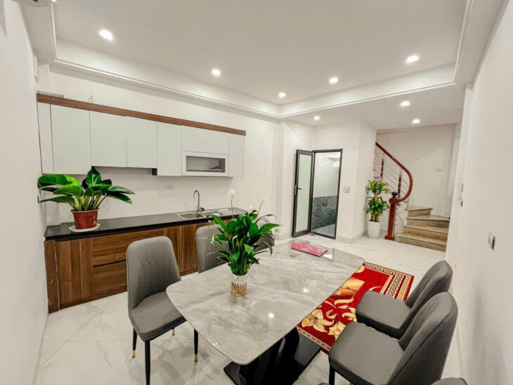 BÁN SIÊU PHẨM SIÊU ĐẸP ĐỐNG ĐA – 6 TẦNG PHUN – 8 PHÒNG – Ở CHO THUÊ QUÁ ĐỈNH – CÁCH Ô TÔ 20M –