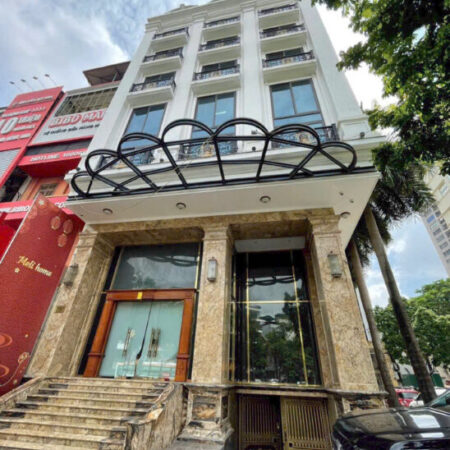 Bán tòa KS 8 tầng, mặt phố Nguyễn Hoàng. DT 234m2, MT 10m. Vị trí đắc Địa. Giá 178 tỷ. LH: