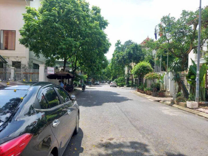 Bán biệt thự khu đô thị Mễ Trì Thượng. DT 130m x 4 tầng, MT 7m. SĐCC. Giá 36 tỷ. LH: 0964769634