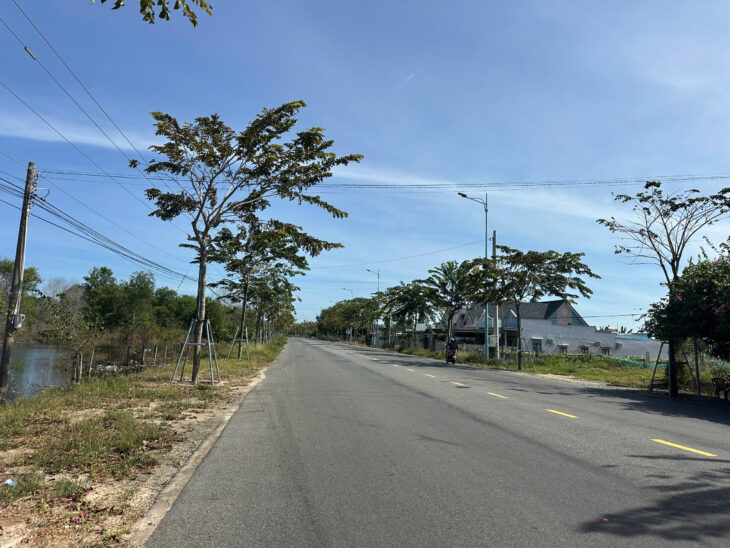 Bán 591m2 đất mặt tiền Hùng Vương, Tân Bình, LaGi sát Biển giá rẻ nhất