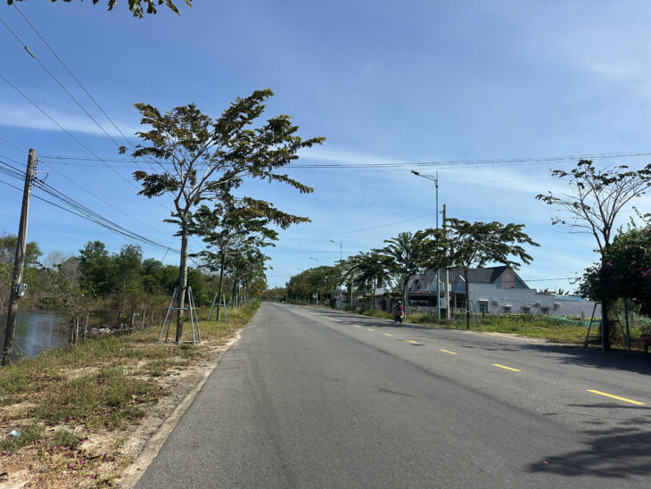 Bán 591m2 đất mặt tiền Hùng Vương, Tân Bình, LaGi sát Biển giá rẻ nhất