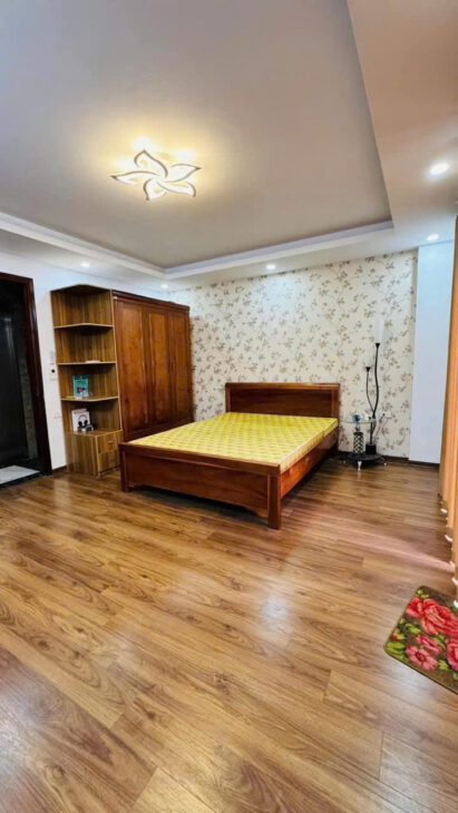 BÁN NHÀ mặt ngõ 6 Tầng – 120m2 Ngõ Tự Do, ô tô đỗ cửa – giá 40 tỷ