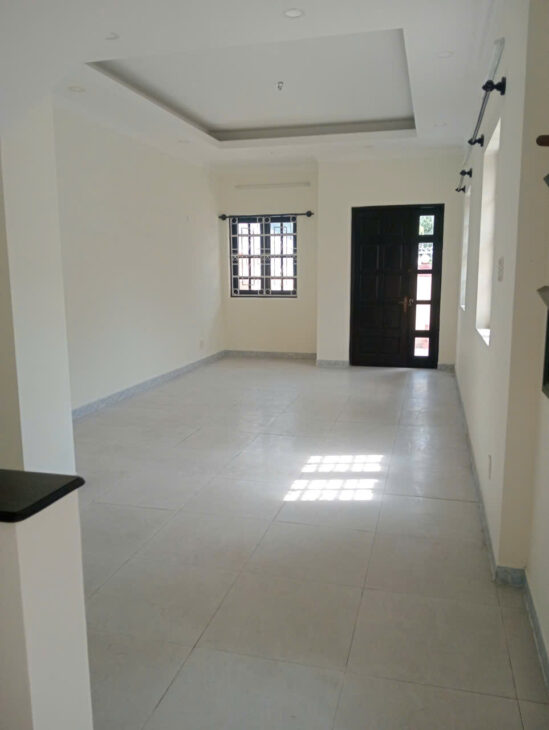 Cận Tết cần bán gấp biệt thự góc 2 mặt tiền đường Số 19 KDC Bình Hưng