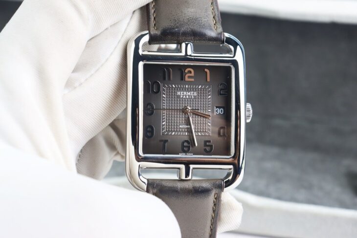 ĐH Nam : Hermes Cape Cod Automatic, Mặt xám cọc số học trò – zin all Fullbox…