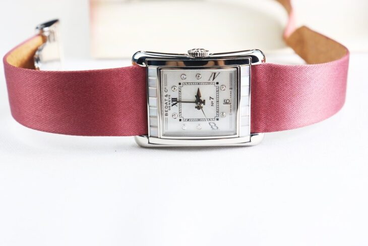 ĐH Nữ : BEDAT & Co No. 7 Automatic, cọc số Kim Cương Niềng đính xà cừ New 99%