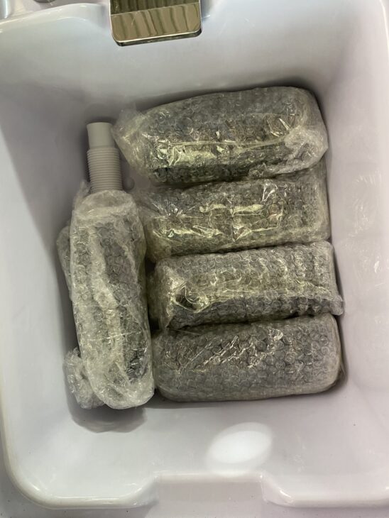 Gửi kềm, dụng cụ làm nail đi Mỹ