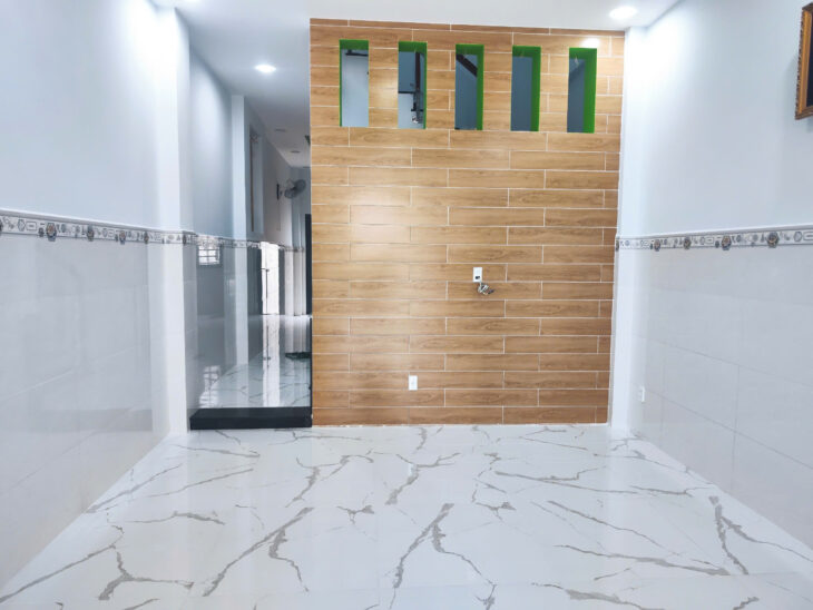 CẦN BÁN 80M2 NHÀ 2 TẤM ĐẸP LUNG LINH ĐƯỜNG XE TANK