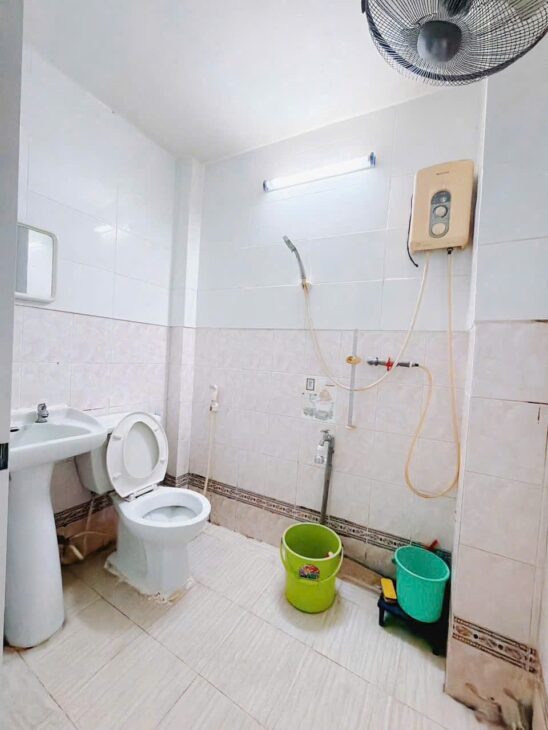 BÁN NHÀ QUẬN 4 – KÈO THƠM KHU DÂN CƯ KHÔNG QUY HOẠCH CÁCH MẶT TIỀN XÓM CHIẾU 30M