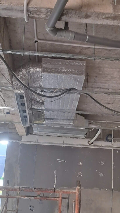 Máy lạnh giấu trần Daikin 10HP FDR250QY1- giải pháp làm mát cho nhà xưởng