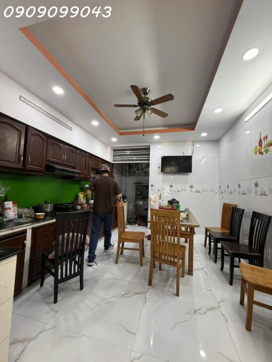 MẶT TIỀN CHỢ – TRƯỜNG CHINH – 5 TẦNG – DÒNG TIỀN 20TR/THÁNG