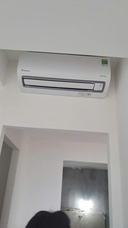 Máy lạnh Treo Tường Daikin Inverter 3HP FTKM71AVMV/RKM71AVMV