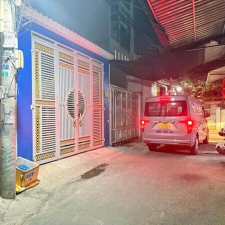 NHÀ LÔ GÓC PHAN VĂN HỚN SÁT TRƯỜNG CHINH – NGANG KHỦNG 4.8M – GIÁ CHỈ 3 TỶ NHÀ LÔ GÓC PHAN VĂN HỚN SÁT TRƯỜNG CHINH – NGANG KHỦNG 4.8M – GIÁ CHỈ 3 TỶ