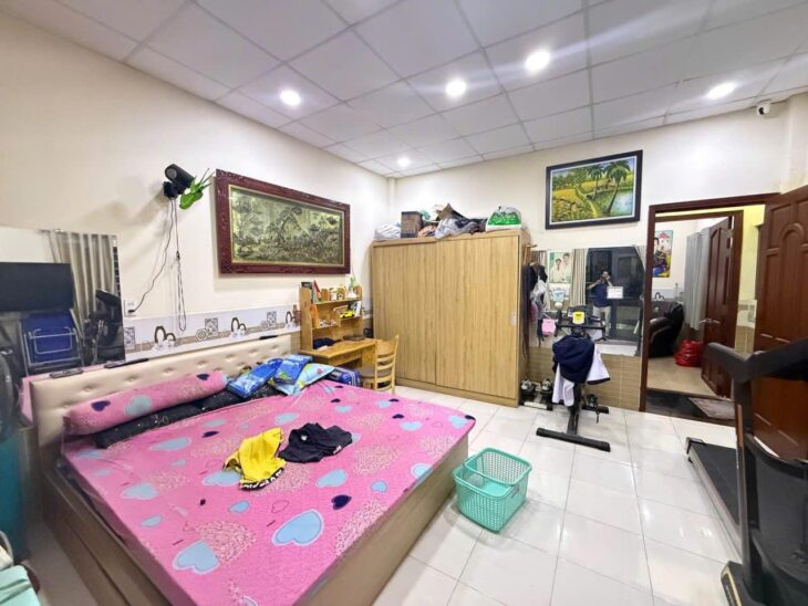NHÀ LÔ GÓC PHAN VĂN HỚN SÁT TRƯỜNG CHINH – NGANG KHỦNG 4.8M – GIÁ CHỈ 3 TỶ