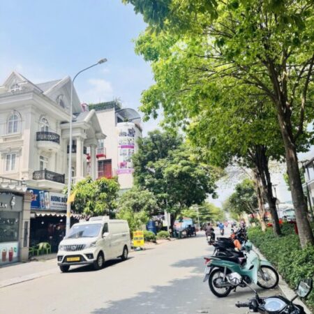 Bán CHDV Đường Lê Thị Chợ, Quận 7, DT 213M2, 5 Tầng có TM, giá 42 tỷ Bán CHDV Đường Lê Thị Chợ, Quận 7, DT 213M2, 5 Tầng có TM, giá 42 tỷ