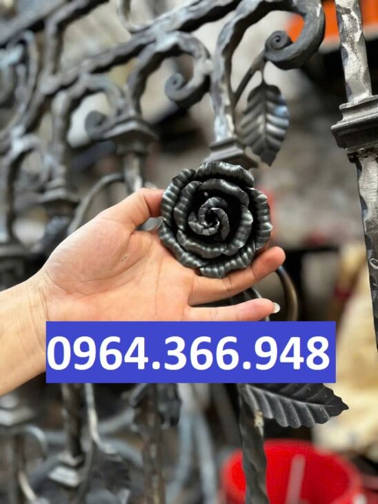 Bông hồng sắt rèn thủ công cho sản phẩm hoa sắt mỹ thuật